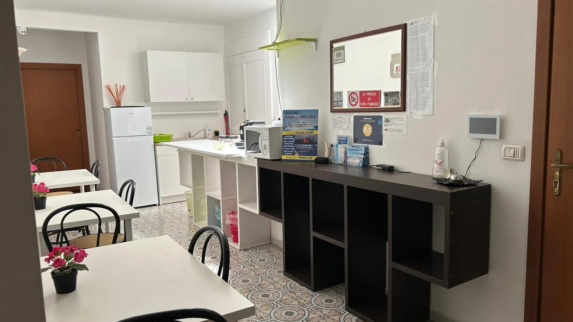 Phenicusa Μιλάτσο Bed and Breakfast